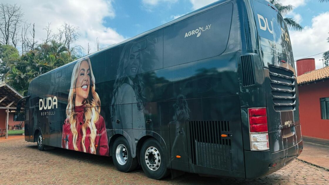 AgroPlay surpreende Duda com ônibus em nova fase da carreira